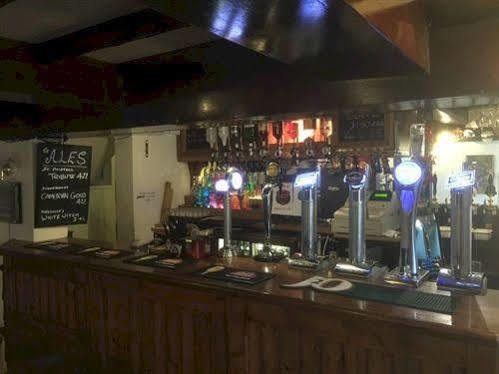 The Bear Inn Бриджнорс Экстерьер фото