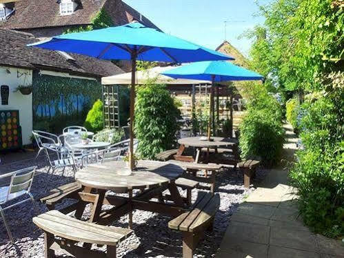The Bear Inn Бриджнорс Экстерьер фото